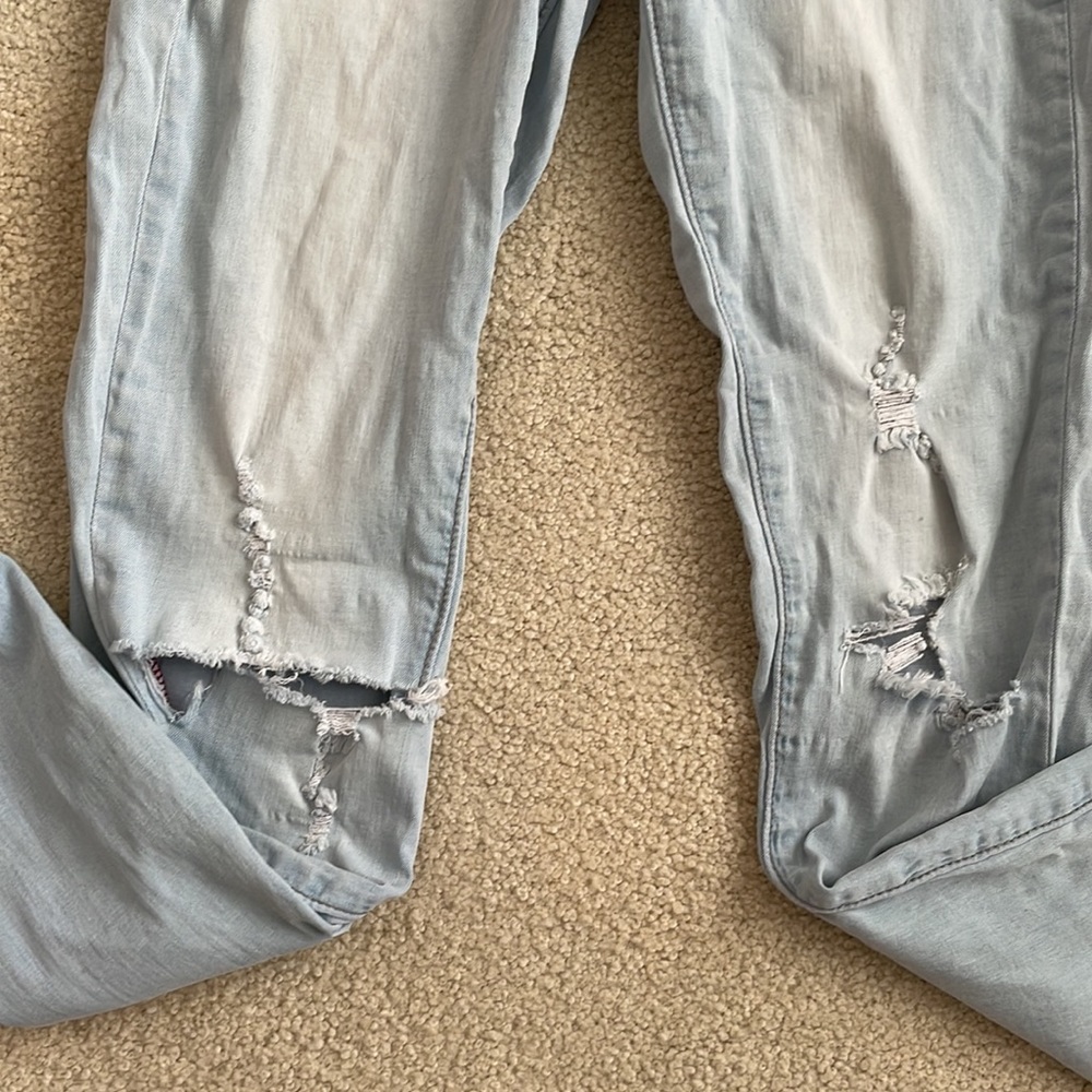 Jeans 🔴 - Picture 2 of 4